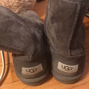 Short grey uggs